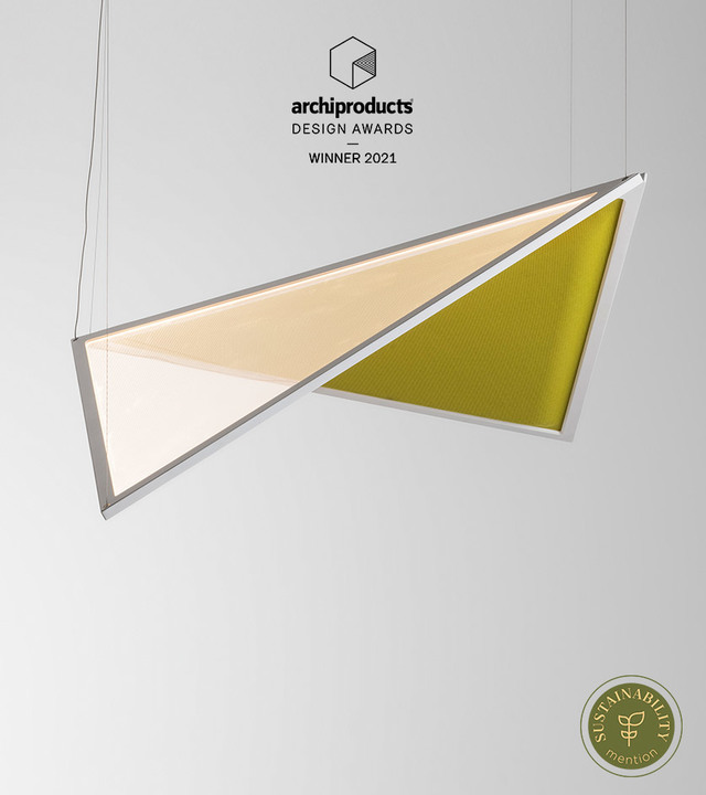 Lampada a sospensione triangolare Artemide con pannello LED caldo e pannello acustico verde oliva, vincitrice Archiproducts Design Awards 2021, menzione Sostenibilità