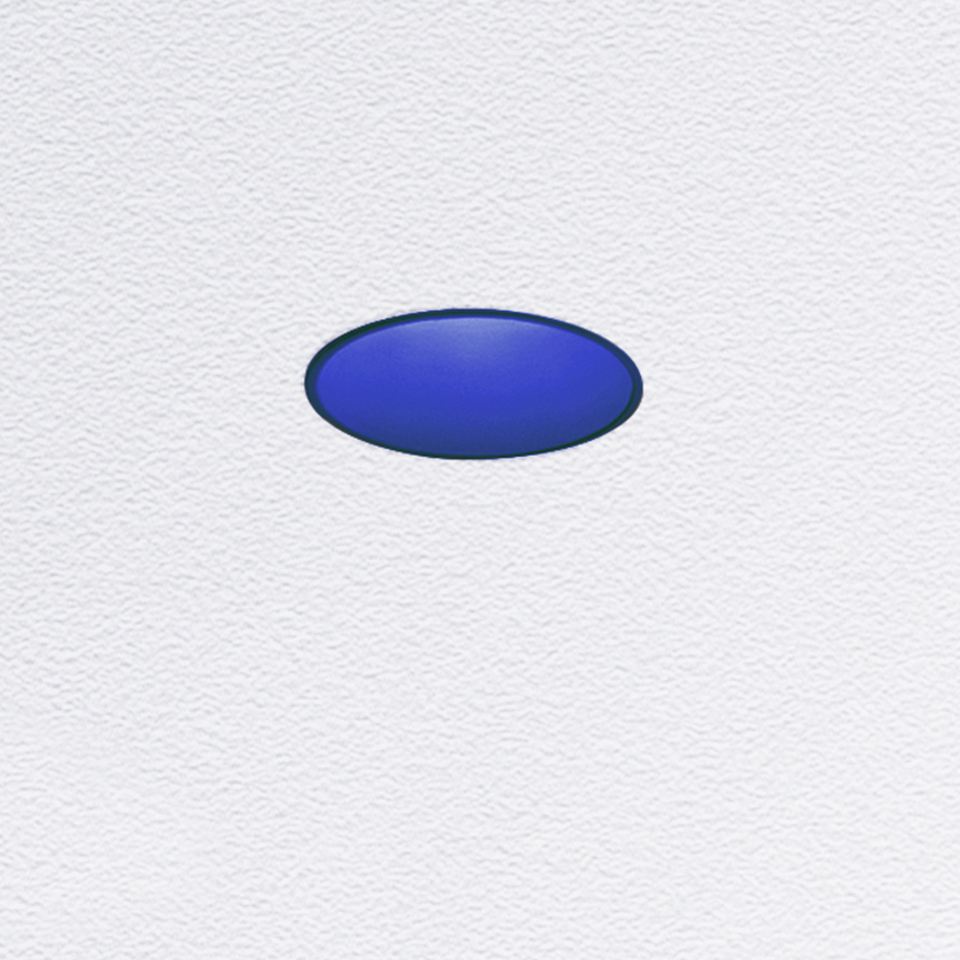 Faretto da incasso a soffitto Artemide Tagora Incasso 80 con diffusore ovale blu montato a filo in un soffitto bianco