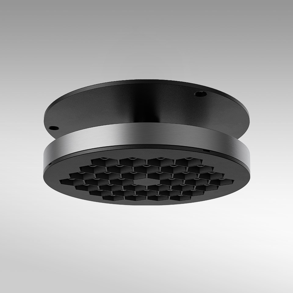 Plafoniera Artemide Helgoland Adjustable, corpo rotondo nero con diffusore a nido d'ape anti-abbagliamento, design a incasso