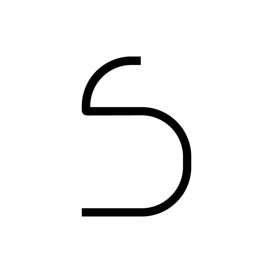 Artemide Alphabet of Light: lettera maiuscola S, resa in contorno nero minimalista su sfondo bianco