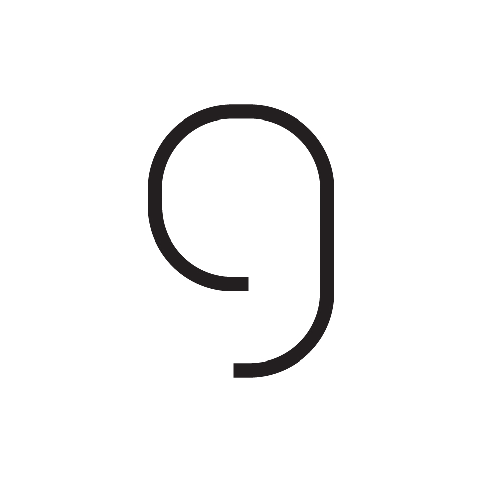 Artemide Alphabet of Light: lettera minuscola 'g' in design minimalista con contorno nero su sfondo bianco