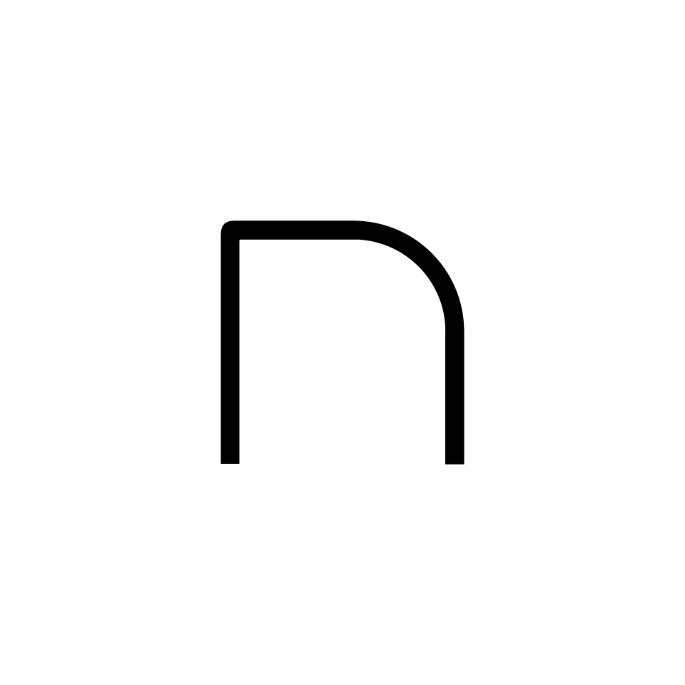Artemide Alphabet of Light: lettera minuscola 'n' in design minimalista a contorno nero per installazione luminosa modulare