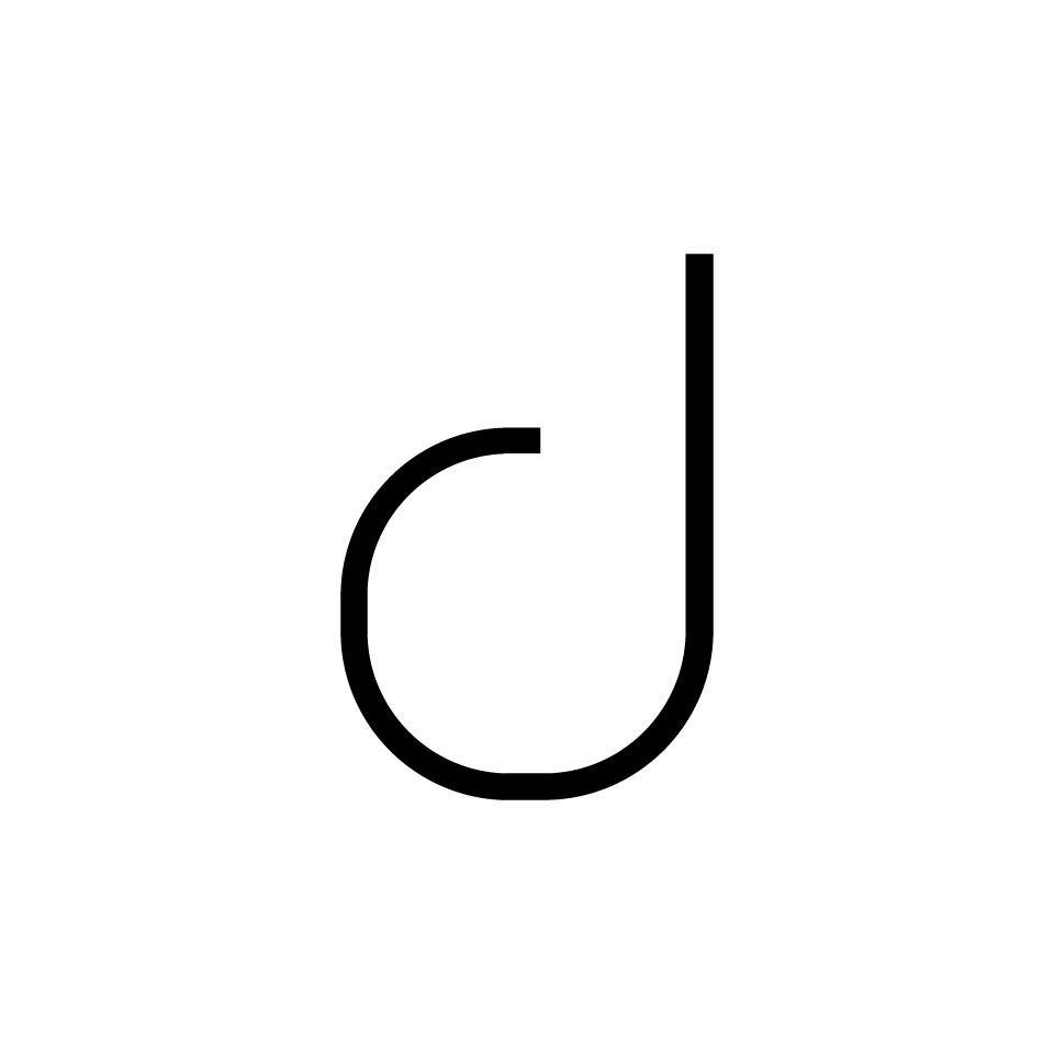 Artemide Alphabet of Light: lettera minuscola 'd' in design minimalista nero, parte della collezione modulare di lettere luminose