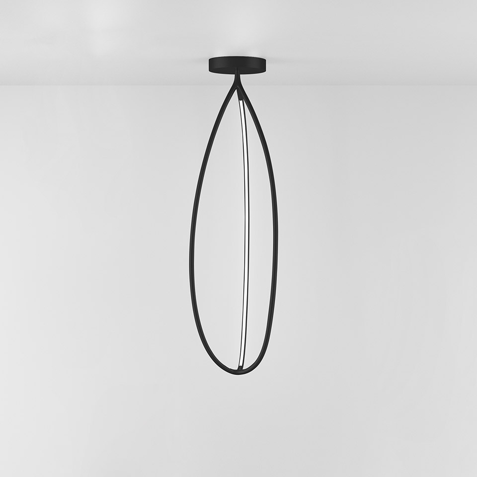Lampada a sospensione Artemide Arrival: struttura metallica nera a goccia allungata con striscia LED integrata, montaggio a soffitto