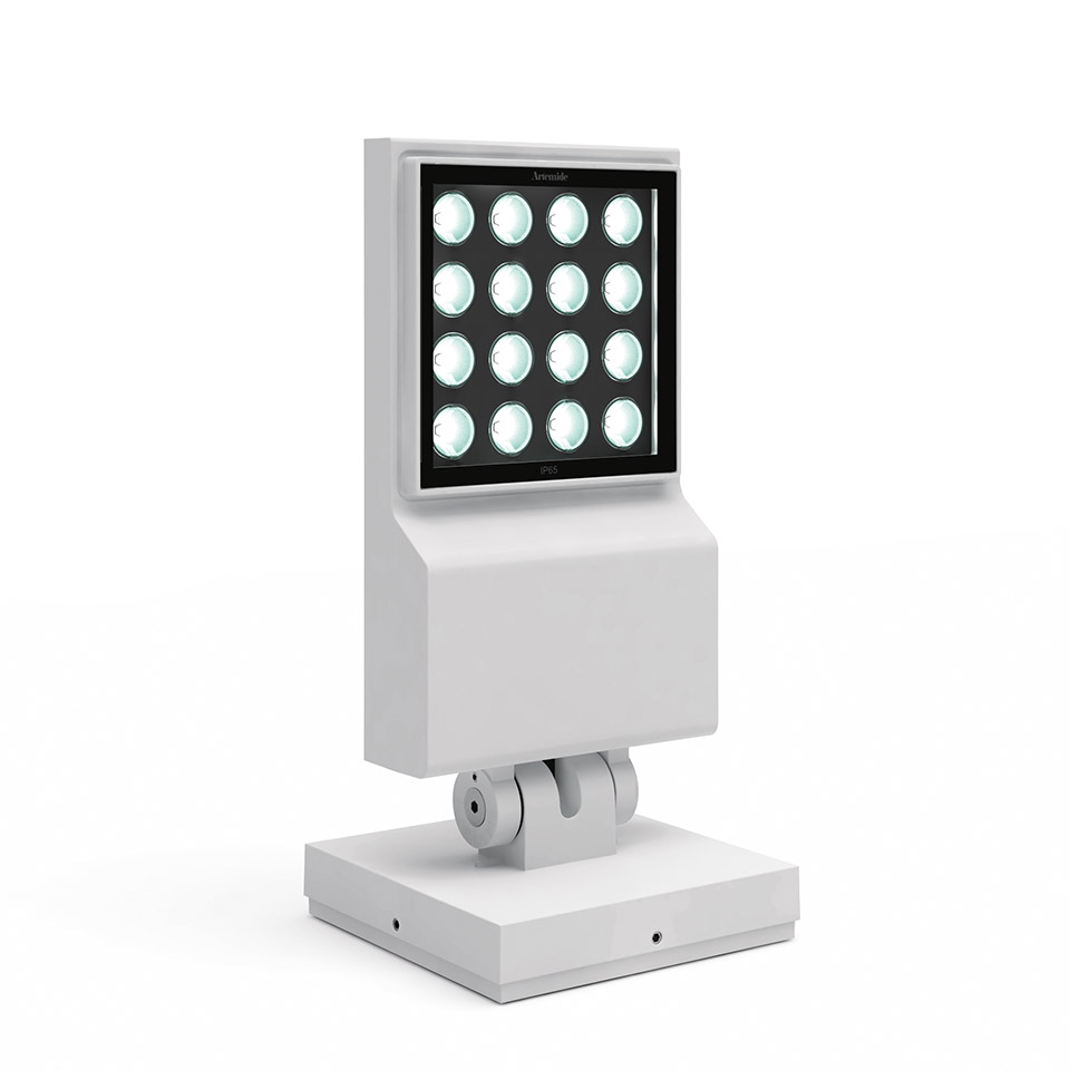Proiettore LED da esterno Artemide Cefiso, finitura bianca, matrice LED 4x4, supporto orientabile su base quadrata