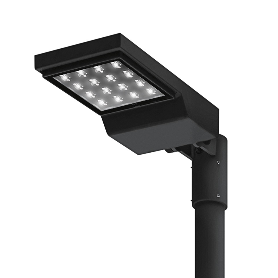Apparecchio LED esterno Artemide Cefiso Pole nero opaco, montato su palo con staffa regolabile, con matrice quadrata di 16 LED