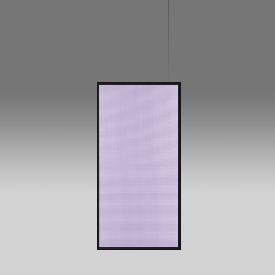 Lampada a sospensione Artemide Discovery Space: grande pannello LED rettangolare che emette luce viola tenue, sospeso da cavi neri con sottile cornice nera
