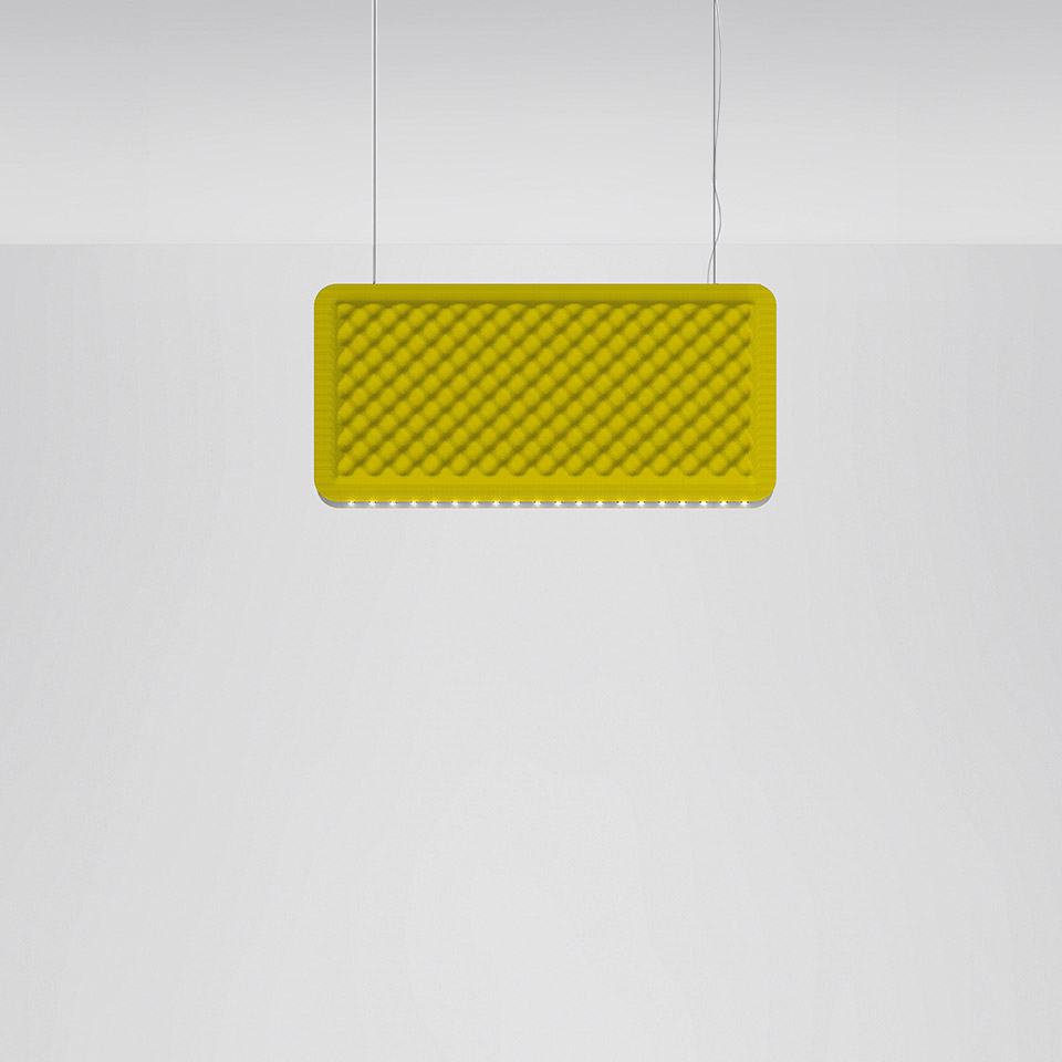 Lampada a sospensione Artemide Eggboard Baffle giallo-verde, forma rettangolare con superficie a nido d'ape, striscia LED sul bordo inferiore