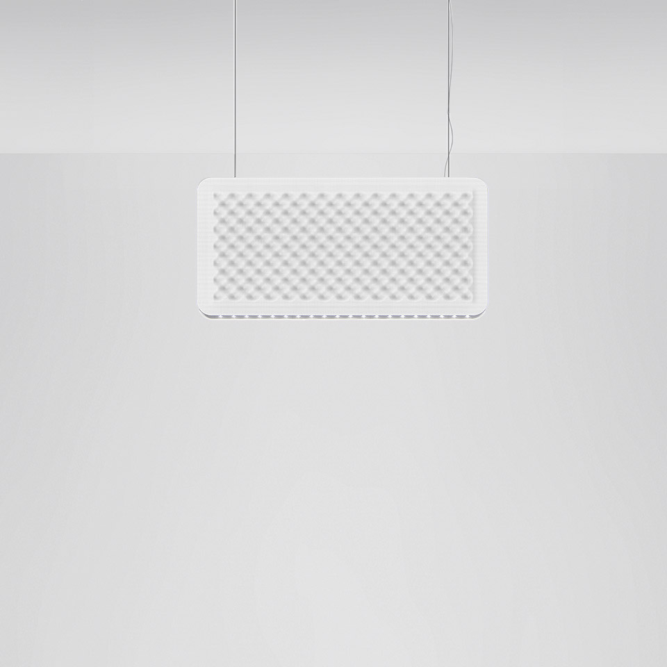 Lampada a sospensione Artemide Eggboard Baffle bianca, forma rettangolare con superficie acustica a griglia egg-crate, sospesa da due cavi
