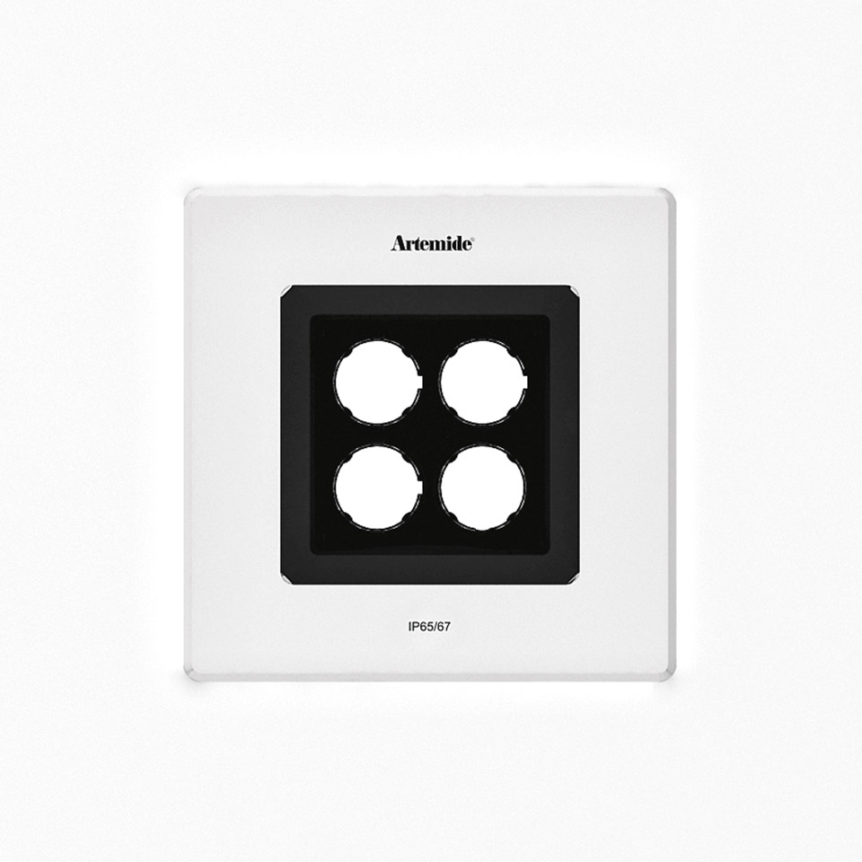 Artemide Ego 150 downlight, apparecchio da incasso quadrato bianco con quattro aperture LED circolari, certificato IP65/67 per uso esterno