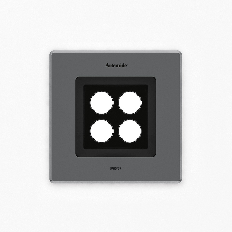 Artemide Ego 150 downlight, segnapasso quadrato grigio da incasso con quattro aperture LED circolari, certificazione IP65/67 per uso esterno