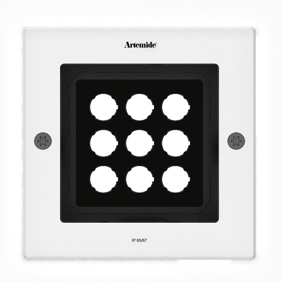 Artemide Ego 220 downlight, apparecchio da incasso quadrato bianco con 9 aperture LED circolari in griglia 3x3, certificato IP65/67