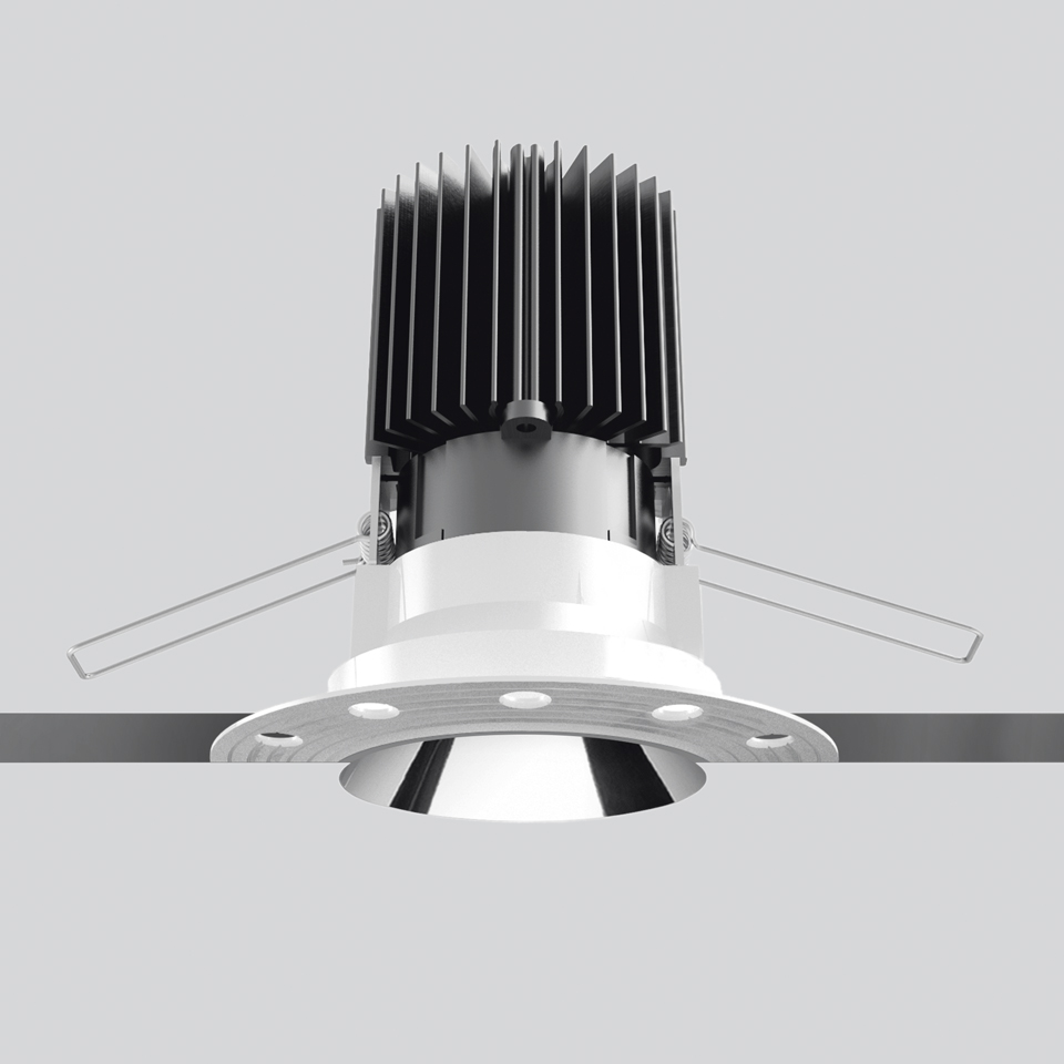 Faretto LED da incasso Artemide Everything 80 Trimless con cornice rotonda bianca, riflettore cromato e dissipatore nero ad alette