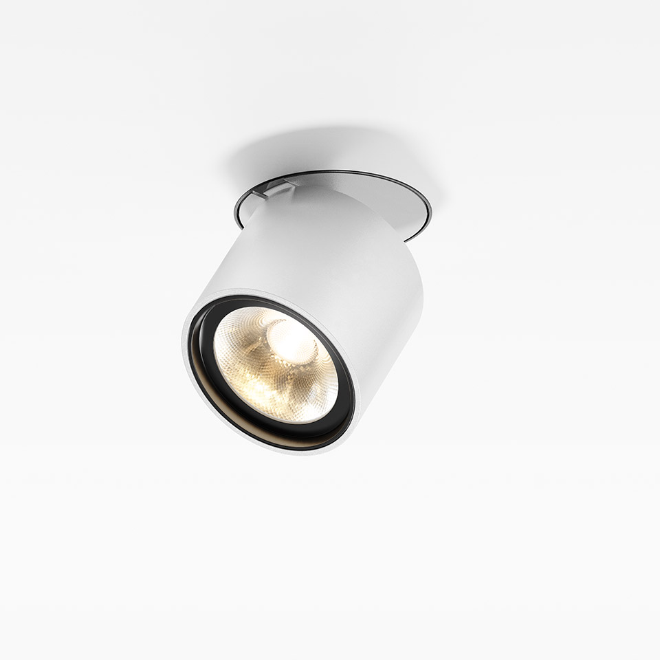 Artemide Hoy Spot: faretto da soffitto semi-incassato bianco con testa cilindrica orientabile, interno nero e sorgente luminosa LED