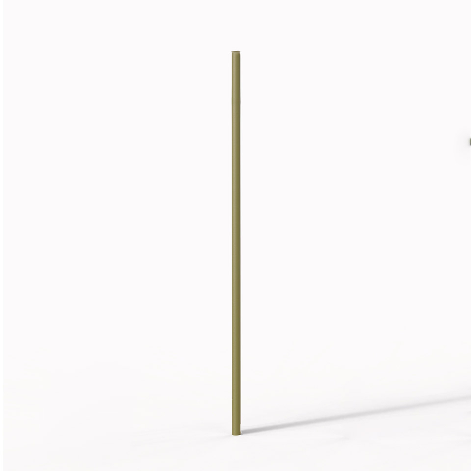 Lampada da terra Artemide Needoo: sottile palo verticale alto in finitura oro oliva, design minimalista