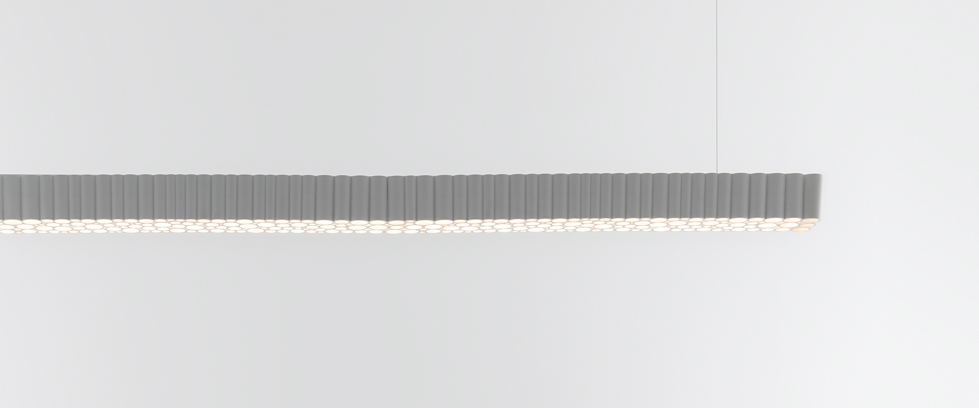 Artemide Calipso Linear Stand Alone: sottile lampada LED da incasso a soffitto con emissione luminosa bianca uniforme e profilo in alluminio minimalista