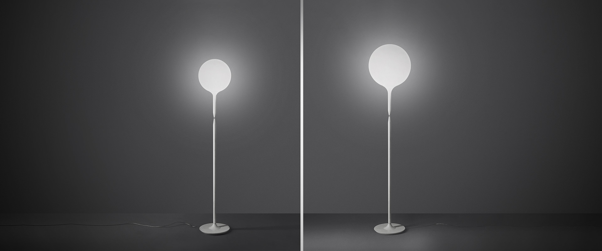 Lampada da terra Artemide Castore Terra mostrata due volte: sinistra con diffusore sferico bianco acceso, destra spenta, entrambe su sottile stelo bianco