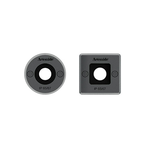 Piastre di montaggio Artemide Ego 55 downlight: versioni rotonda e quadrata in grigio scuro, certificazione IP65/67, con apertura centrale per cavo