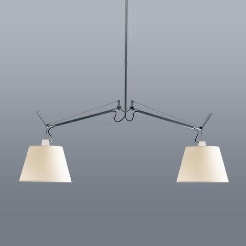 Artemide Tolomeo Basculante Sospensione Due Bracci: lampada a sospensione con due bracci regolabili e paralumi conici color crema in alluminio lucido